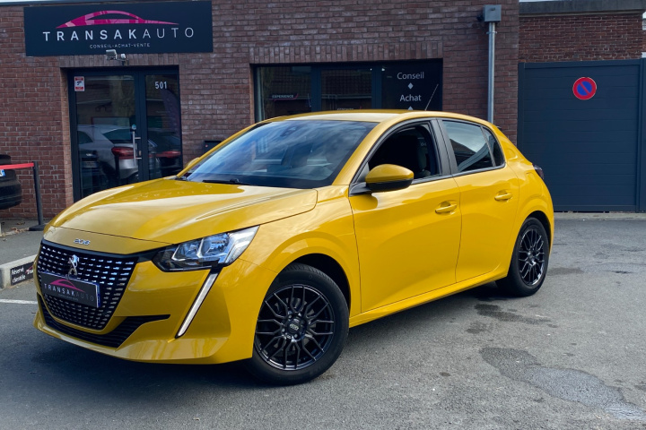 PEUGEOT 208
