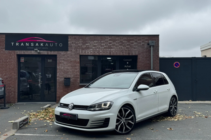 VOLKSWAGEN GOLF