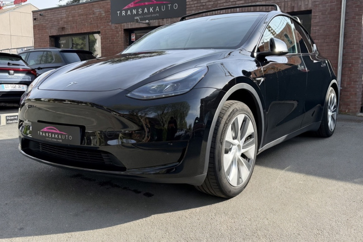 TESLA MODEL Y