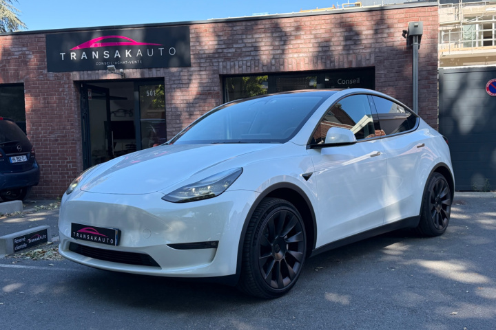 TESLA MODEL Y